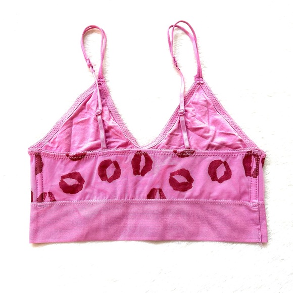 Out From Under Urban Outfitters Pink Red Kisses Bralette Size S - Picture 6 of 11